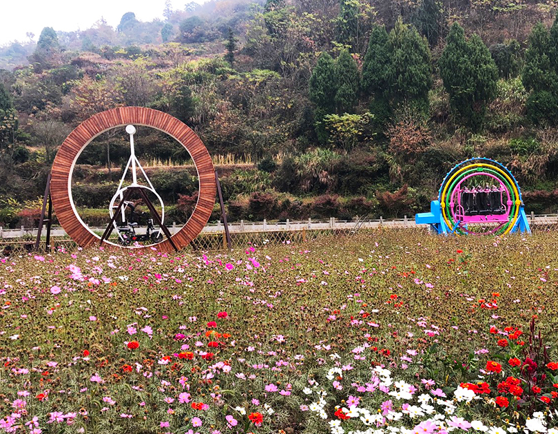 浙江臺州南坪旅游景區(qū)太空飛環(huán)，360°旋轉(zhuǎn)單車