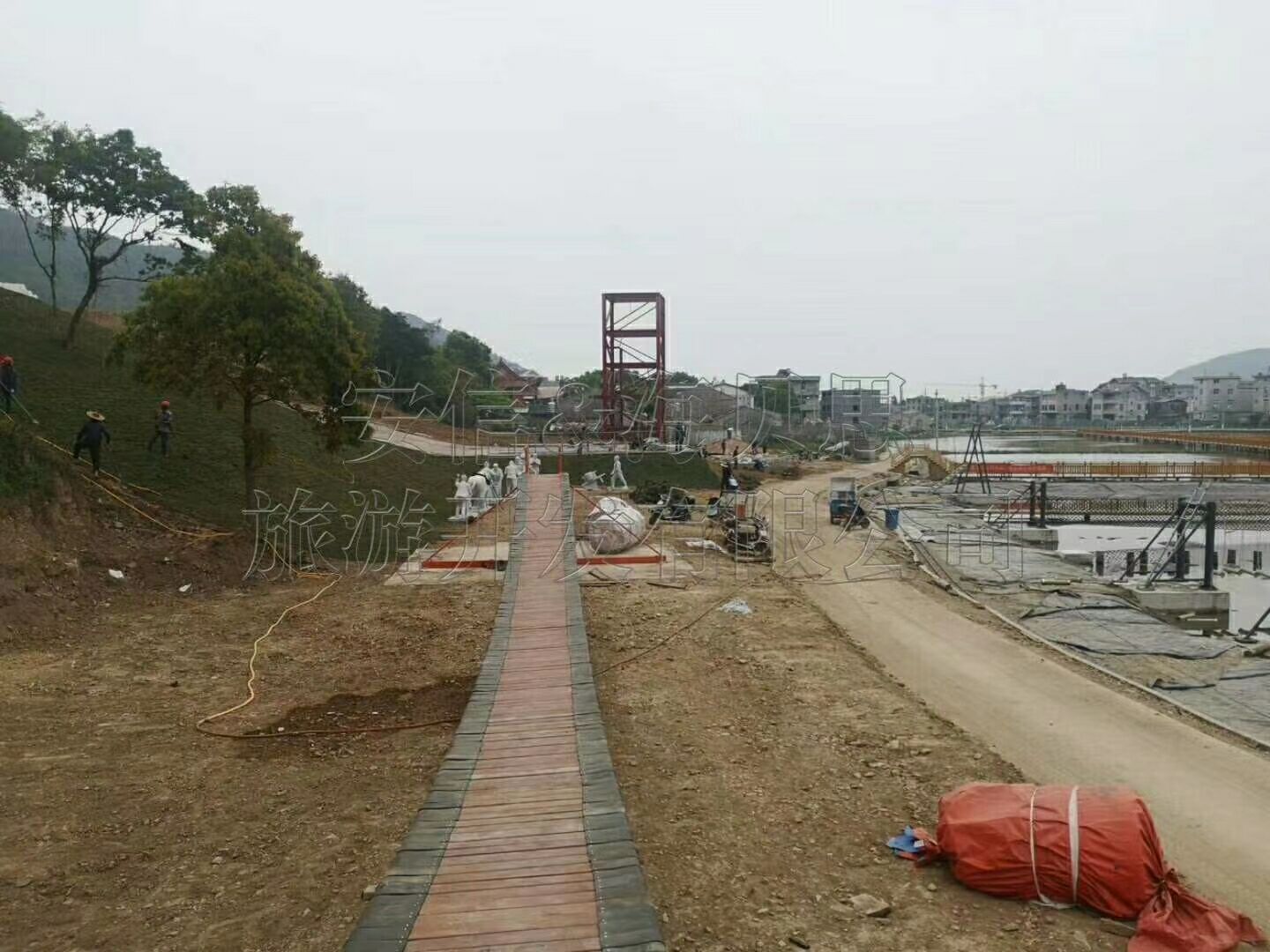 浙江省臺(tái)州市風(fēng)火輪，水上趣橋，網(wǎng)紅橋，網(wǎng)紅秋千，摩拜單車安裝完畢